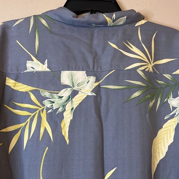 Tommy Bahama Blue Tropical Print Hawaiian Button Down Shirt - Size Large - Picture 9 of 11